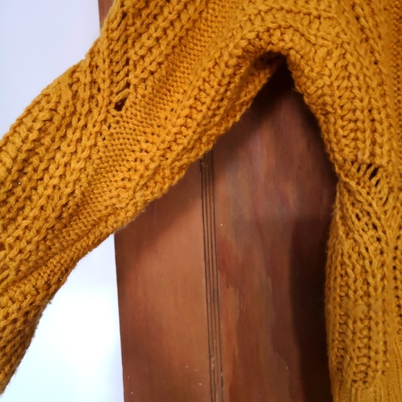 Mustard knit sweater - Picture 3 of 4